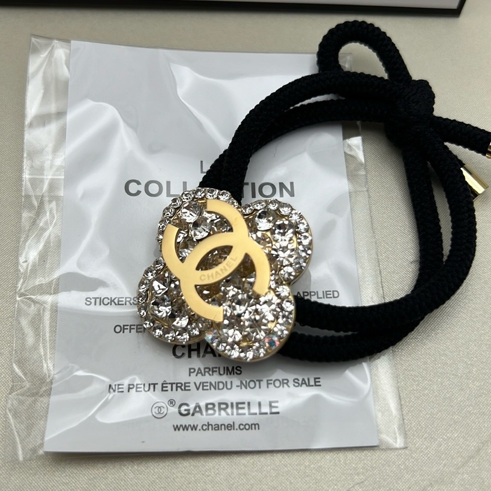 Hair Tie Beauty Chanel Or Wristband & Small Shopping Bag Gold CC Rhinestones - Picture 8 of 17